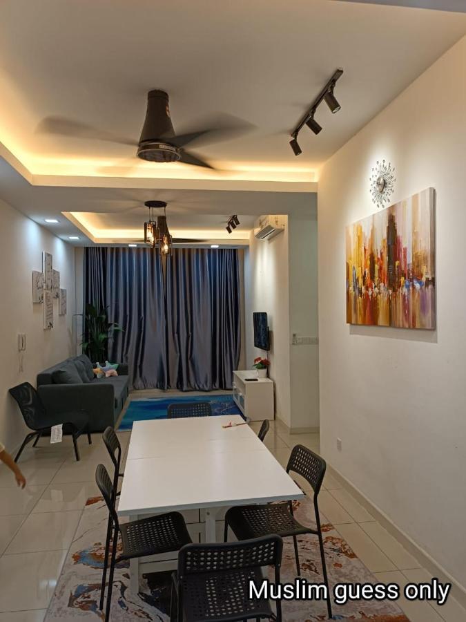 Qaisara D'savanna Homestay@southville